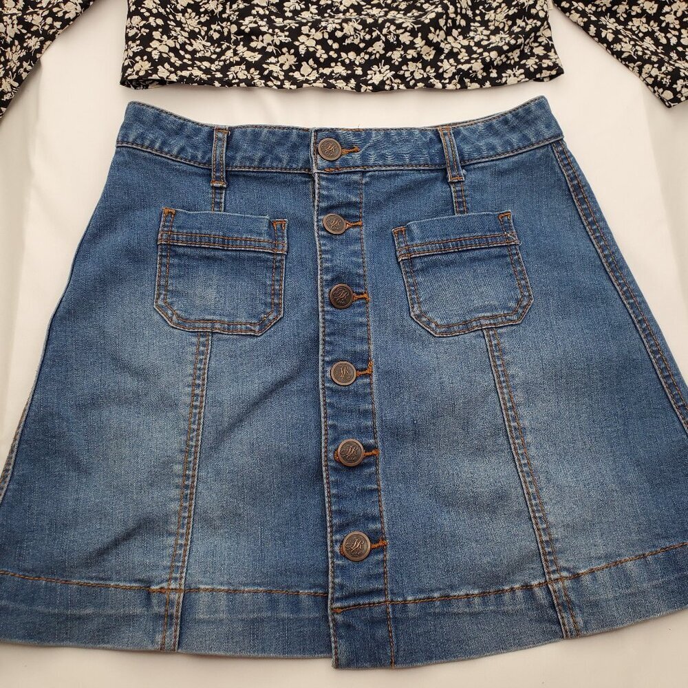 Adorable 2for1 American Rag Denim mini skirt & Levi's floral Crop Top OUTFIT -S - Picture 2 of 12